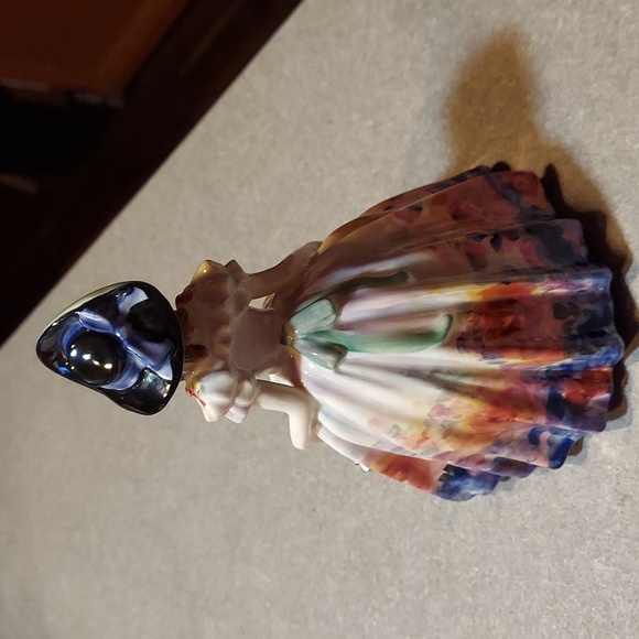 Royal Doulton Easter Day figurine - Picture 4 of 8